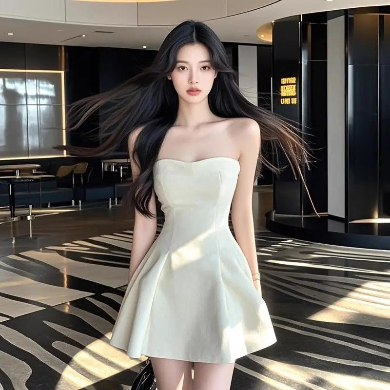 Off-the-shoulder White Pure and Sexy Bustier Dress for Women, 2025 New Korean-style Waist-cinching Slimming Dress